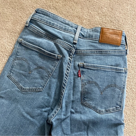 Blue Levi's 721 high rise skinny women's jeans on size 23 - Picture 3 of 4